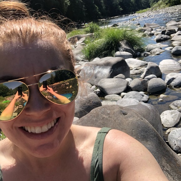 Meet your Posher, Katie - Picture 2 of 8